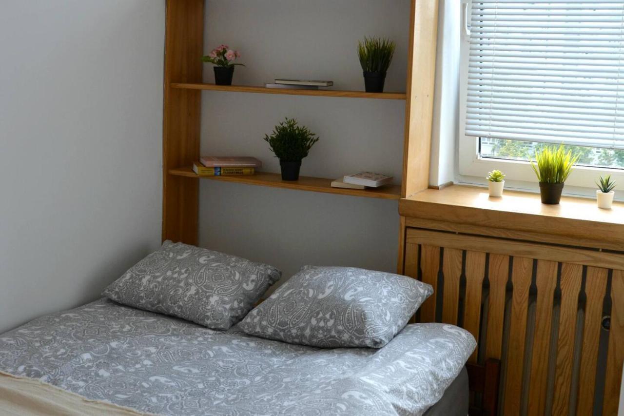 Ohmyhome - Sunny Apartment In City Center Varsóvia Exterior foto